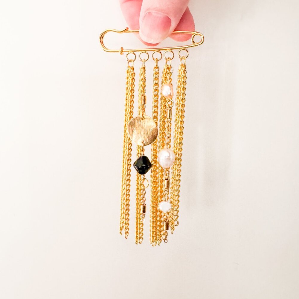 Handmade Gold Chain and Pearl Dangle Brooch Pin - Picture 7 of 7